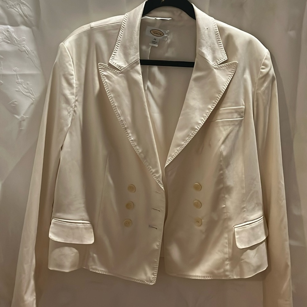 TALBOTS SIZE 20 BLAZER GENTLY USED WOMENS PROFESSIONAL SOFT CREAM AND WHITE